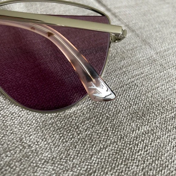 MCQ ALEXANDER MCQUEEN like new sunnies - Picture 4 of 11